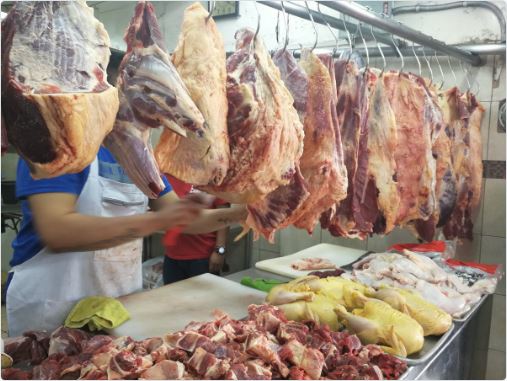 Los consumidores guatemaltecos percibirán el incremento de Q2 a la libra de carne de res a partir de hoy. (Foto Prensa Libre: Urías Gamarro)