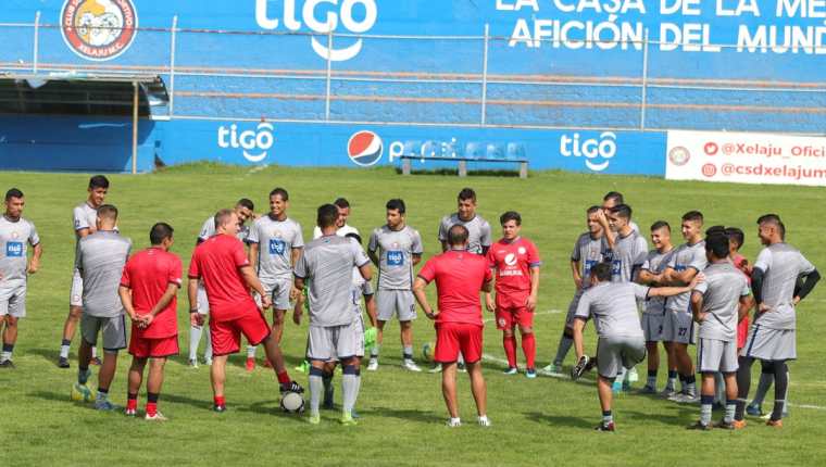 Xelajú MC ha conformado un equipo con jugadores de experiencia y buscará superar el subcampeonato conseguido en el Clausura 2018. (Foto Prensa Libre: Raúl Juárez)