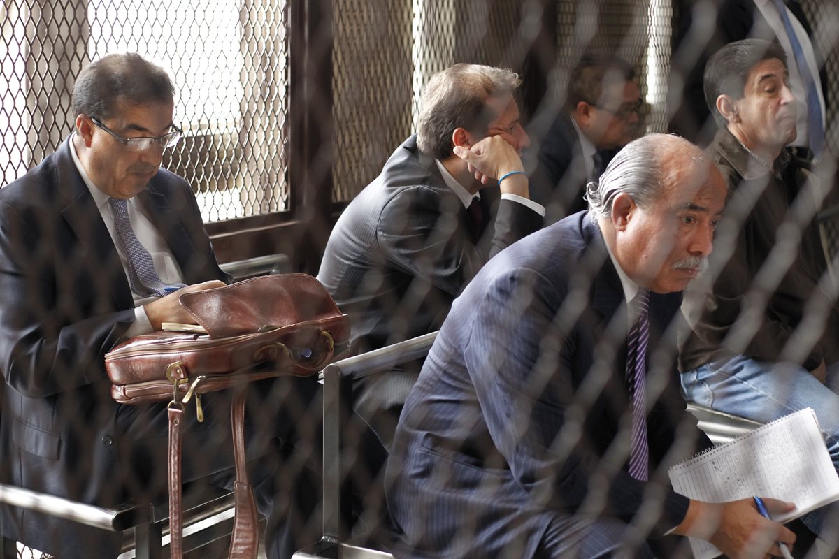 Veinte personas son acusadas por corrupción en contratos del Seguro Social. (Foto Prensa Libre: Hemeroteca PL)