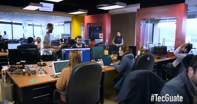 <span style="color: rgb(29, 33, 41); font-family: Helvetica, Arial, sans-serif; font-size: 14px; font-style: normal; font-variant-ligatures: normal; font-variant-caps: normal; font-weight: normal; letter-spacing: normal; orphans: 2; text-align: start; text-indent: 0px; text-transform: none; white-space: normal; widows: 2; word-spacing: 0px; -webkit-text-stroke-width: 0px; background-color: rgb(255, 255, 255); display: inline !important; float: none;">Guatemala destaca como uno de los centros de desarrollo tecnológicos en crecimiento. (Foto Prensa Libre) </span>