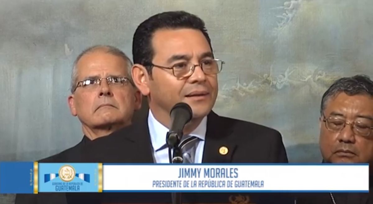 Jimmy Morales asegura que se está gestionando la invitación para que el papa Francisco visite el país. (Foto Prensa Libre: Facebook)
