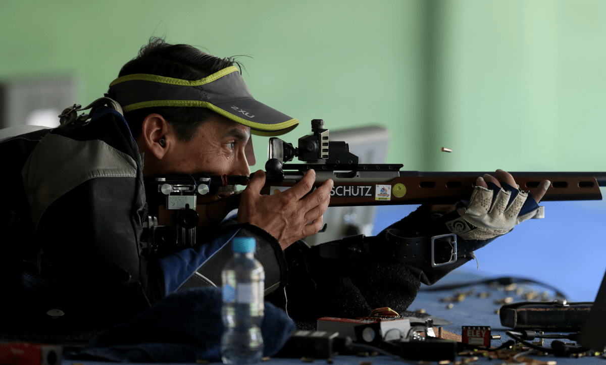 El tirador Octavio Sandoval es el más experimentado del grupo de seleccionados de armas cortas. (Foto Prensa Libre: Carlos Vicente)