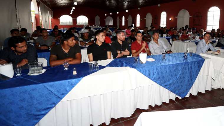 La Asociación de Futbolistas de Guatemala (AFG) manifiestan su postura acerca de la situación del futbol de Guatemala. (Foto Prensa Libre: Carlos Vicente)