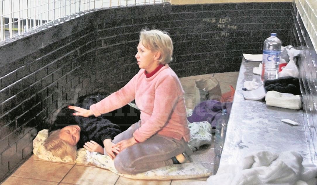 María Irina Vyacheslavovna Bitkova y Anastasia Bitkova, captadas en una celda de la Torre de Tribunales en enero del 2015. (Foto Prensa Libre: Hemeroteca PL)