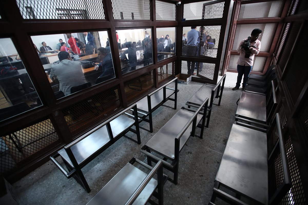 Las carceletas de varios  juzgados permanecieron vacías el pasado miércoles, primer día que se tomó la medida de no trasladar reos. (Foto Prensa Libre: Paulo Raquec)
