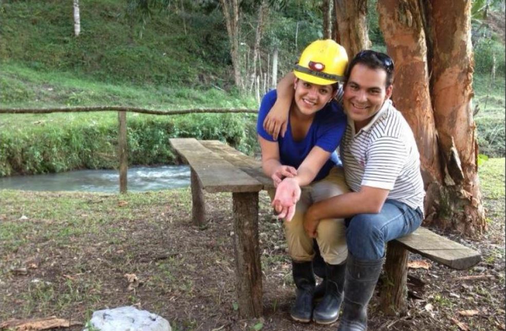 Según fiscales del MP, Banny Yhans Zambrano Llamas estranguló a su esposa Mitzie Alejandra Sánchez -inserto-. (Foto: Facebook)
