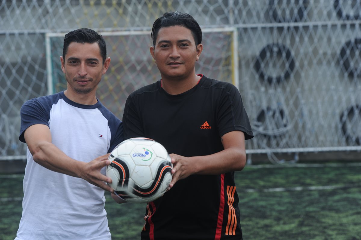 La dupla Duarte-Rivas espera representar de la mejor manera a Guatemala en el Mundial de Tenis Futbol. (Foto Prensa Libre: Edwin Fajardo)