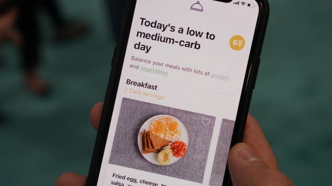 La aplicación de Lumen da consejos sobre lo que el usuario debe comer en un determinado día para quemar grasa. (Foto Prensa Libre: Lumen)