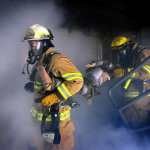Los socorristas usan equipo especial para evitar inhalar humo mientras combaten las llamas o rescatan a las víctimas. (Foto Prensa Libre: Pixabay)