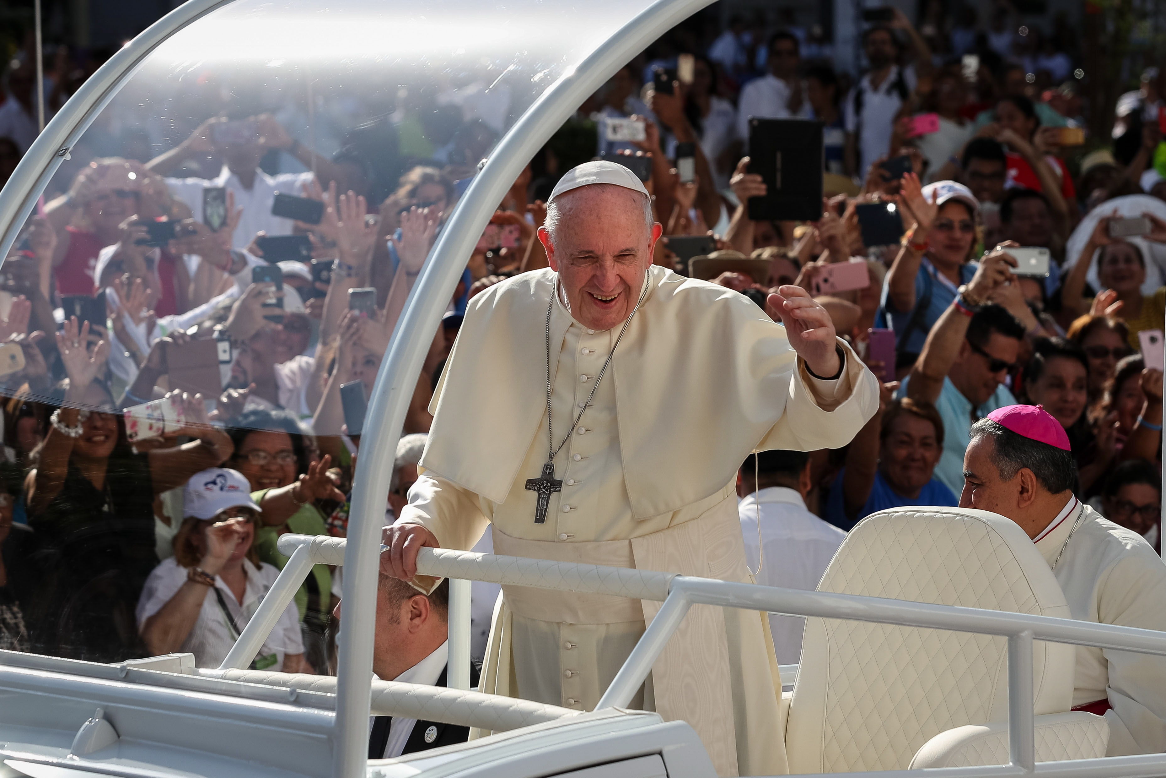 El papa Francisco deja huella positiva durante la Jornada Mundial de la Juventud en Panamá. (Foto Prensa Libre: EFE)