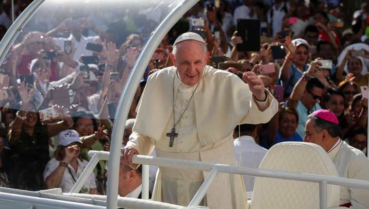 El papa Francisco deja huella positiva durante la Jornada Mundial de la Juventud en Panamá. (Foto Prensa Libre: EFE)