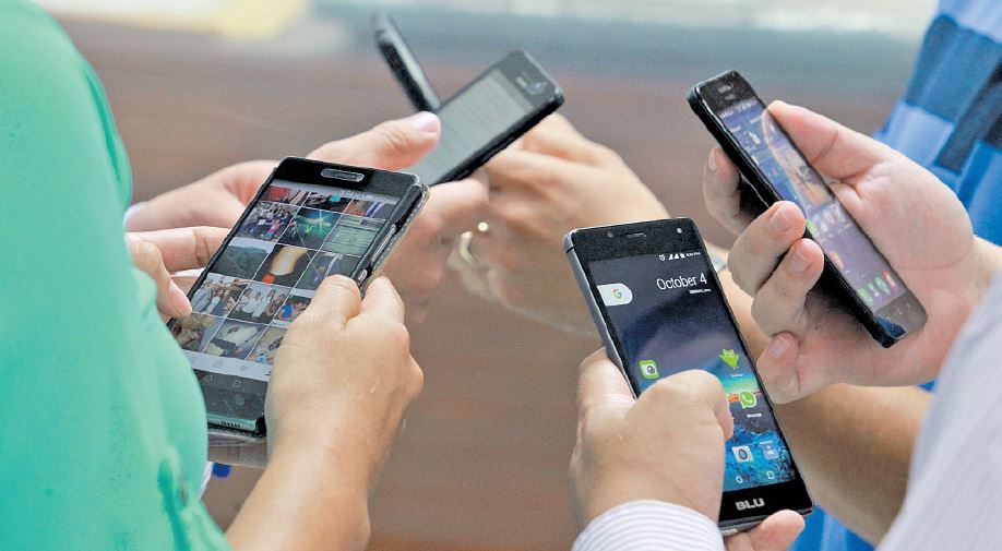 La telefonía celular ha crecido en Guatemala a un ritmo promedio de 1 millón de líneas por año desde el 2