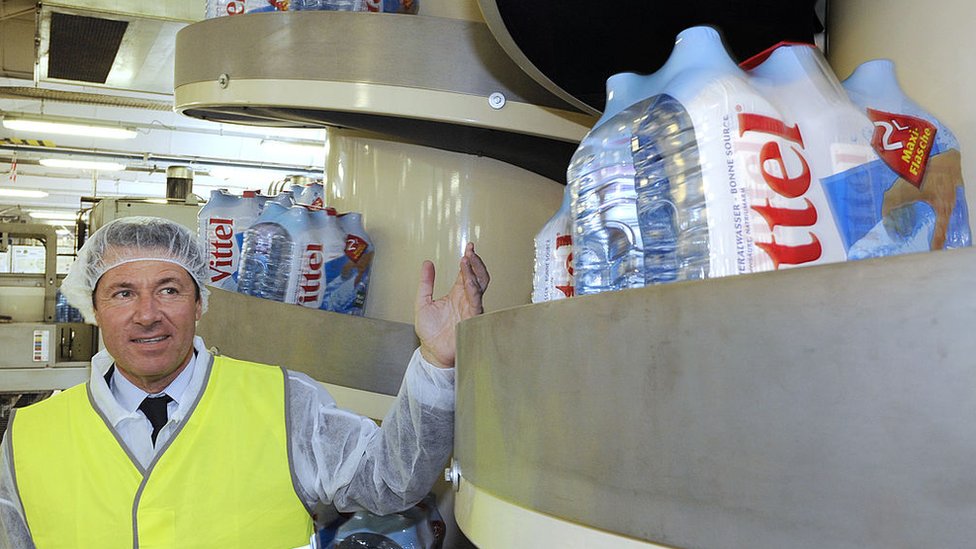 El pueblo de Vittel da nombre a una marca de agua embotellada de Nestlé. (Foto Prensa Libre: AFP)