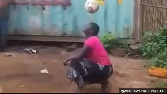 Hadhara Charles Mjeje asegura que su talento le permite ganarse la vida. @AKINSAWYERR / TWITTER