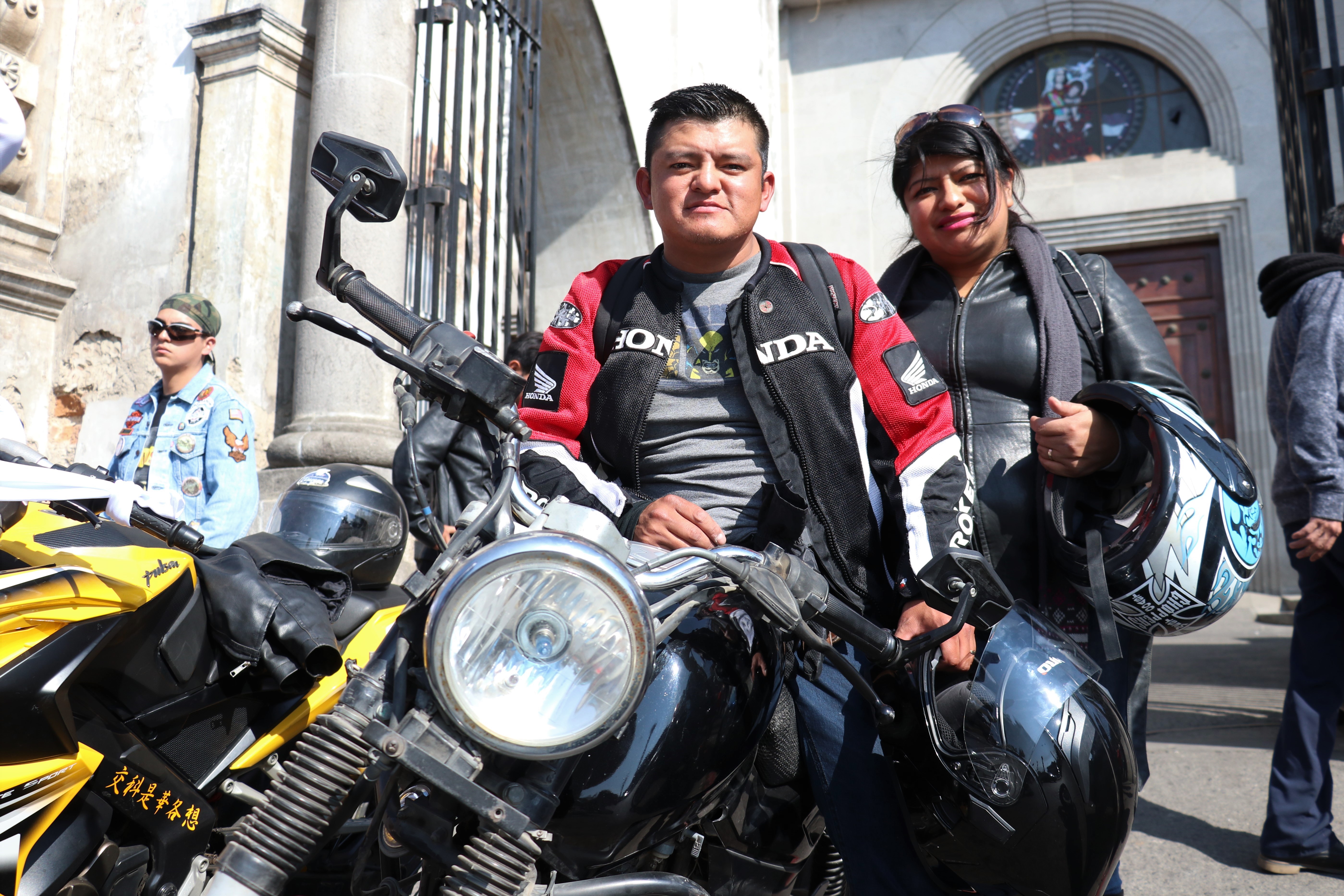 Joel Jucup y su esposa Evelyn Aguilar han hecho el recorrido de fe durante cinco años. (Foto Prensa Libre: Raúl Juárez)