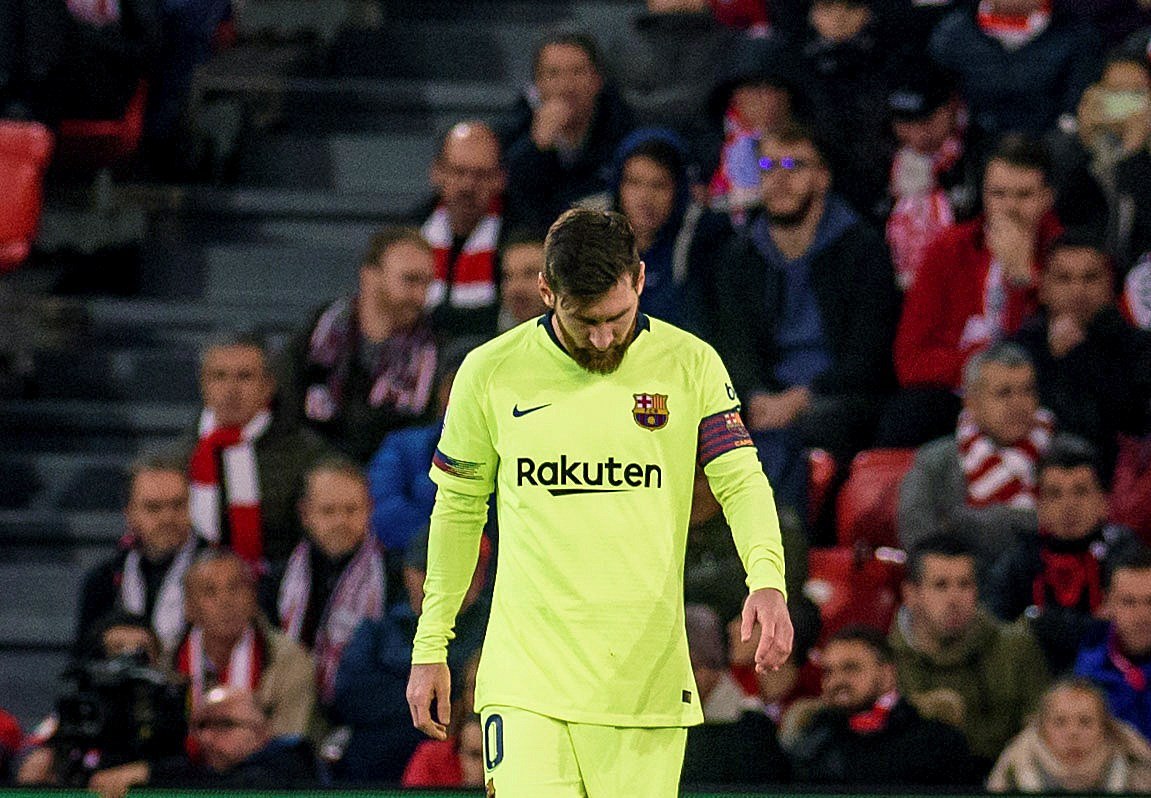 Lionel Messi no ha logrado recuperar su mejor nivel. Su bajón le afecta a todo el equipo. (Foto Prensa Libre: EFE)
