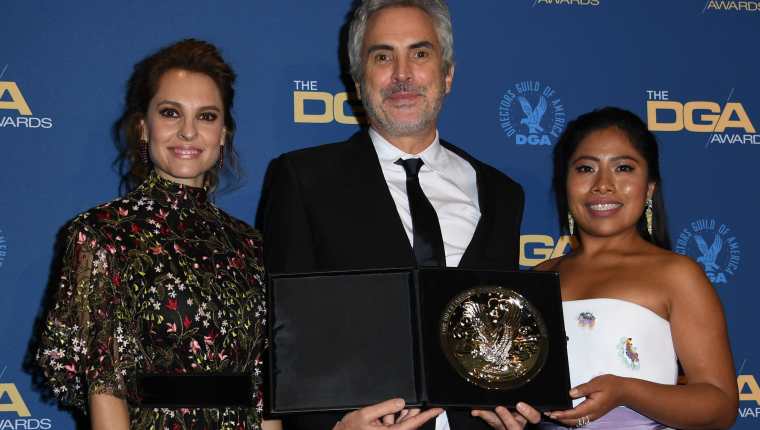 Marina de Tavira, Alfonso Cuarón y Yalitza Aparicio son unas de las latinas que estarán en los Óscar (Foto Prensa Libre: AFP).