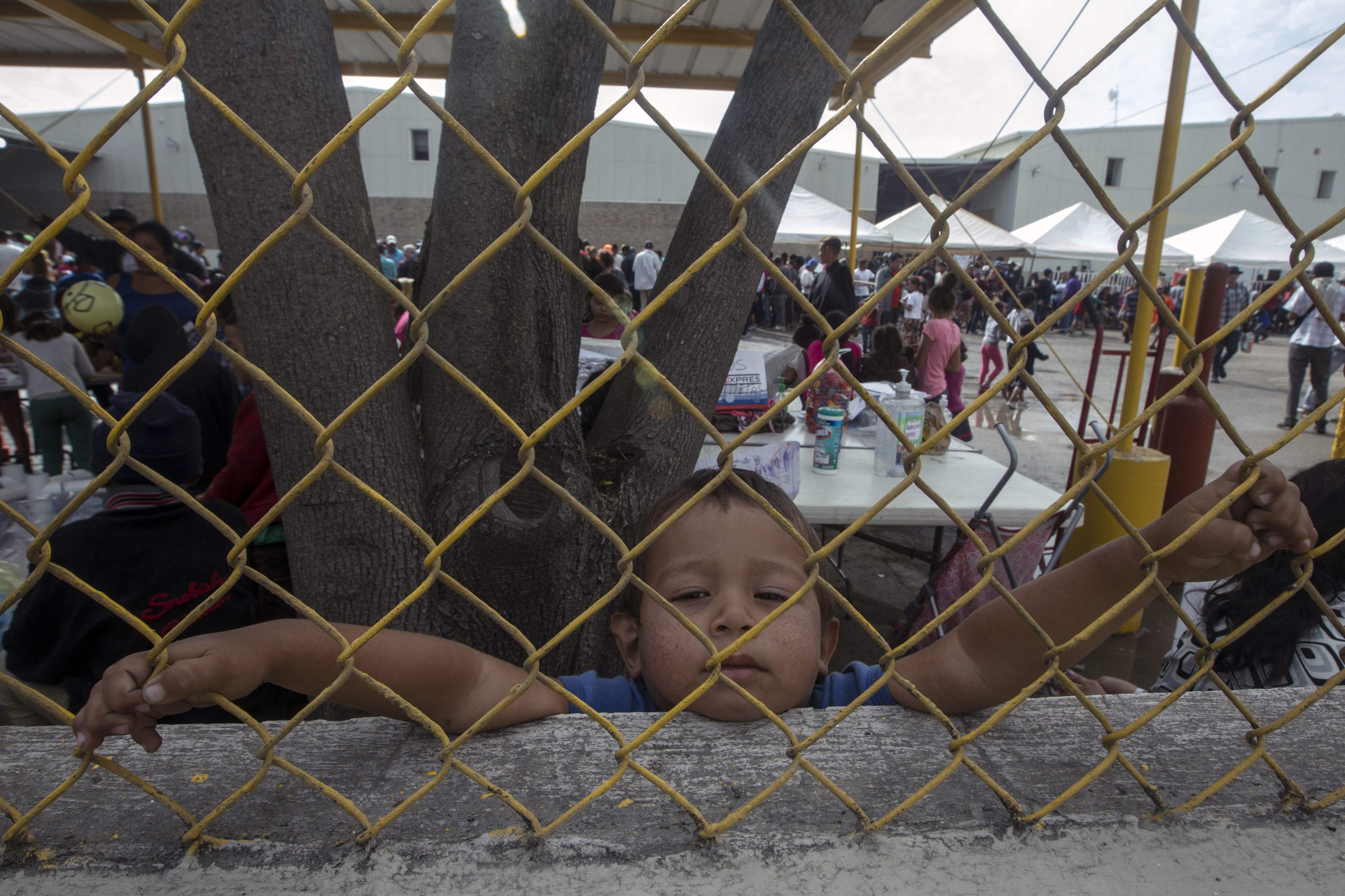 Migrantes albergados en Piedras Negras, México.