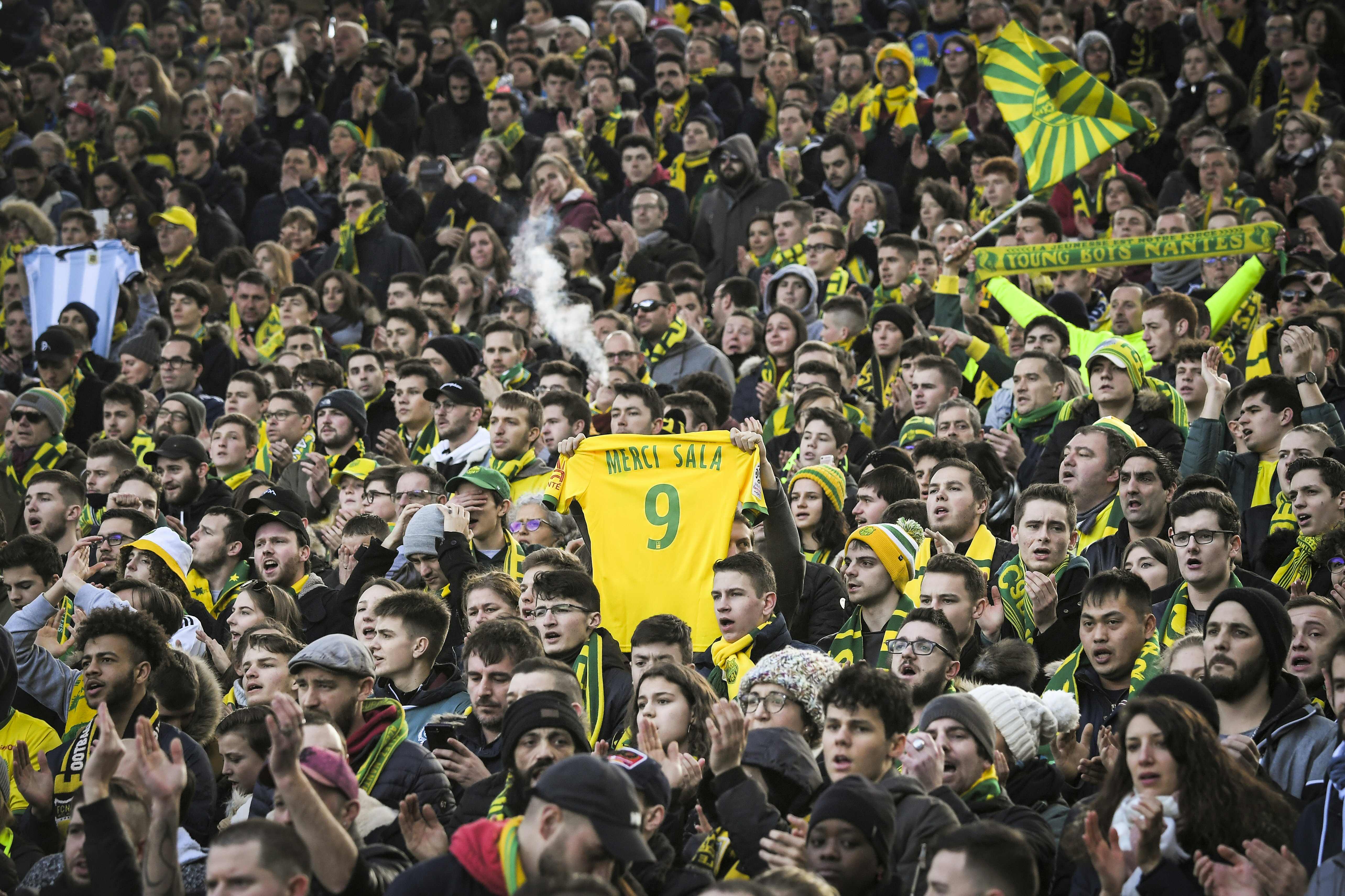 La afición al futbol siempre recordará a Emiliano Sala. (Foto Prensa Libre: AFP)