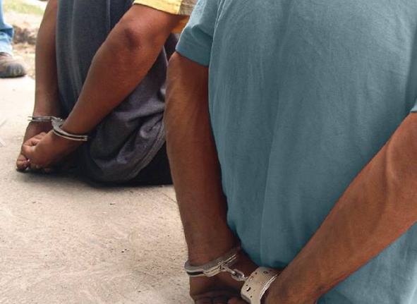 Los presuntos delincuentes fueron detenidos en San Sebastián, Retalhuleu. (Foto Prensa Libre: PNC). 