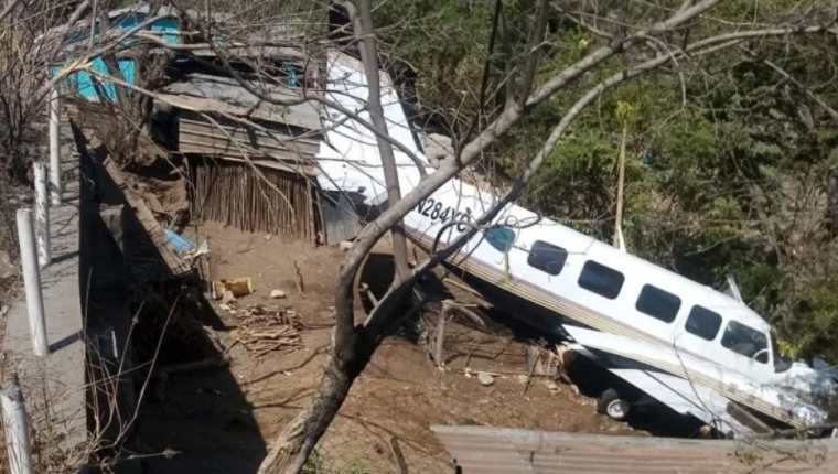 Una avioneta posiblemente utilizada por el narcotráfico cayó en Chiquimula, el pasado 19 de febrero. (Foto Prensa Libre: MP)