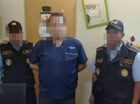 El pediatra Joshua Alberto Romero Figueroa, señalado de negligencia médica, fue capturado en Chiquimula. (Foto Prensa Libre: Mario Morales).