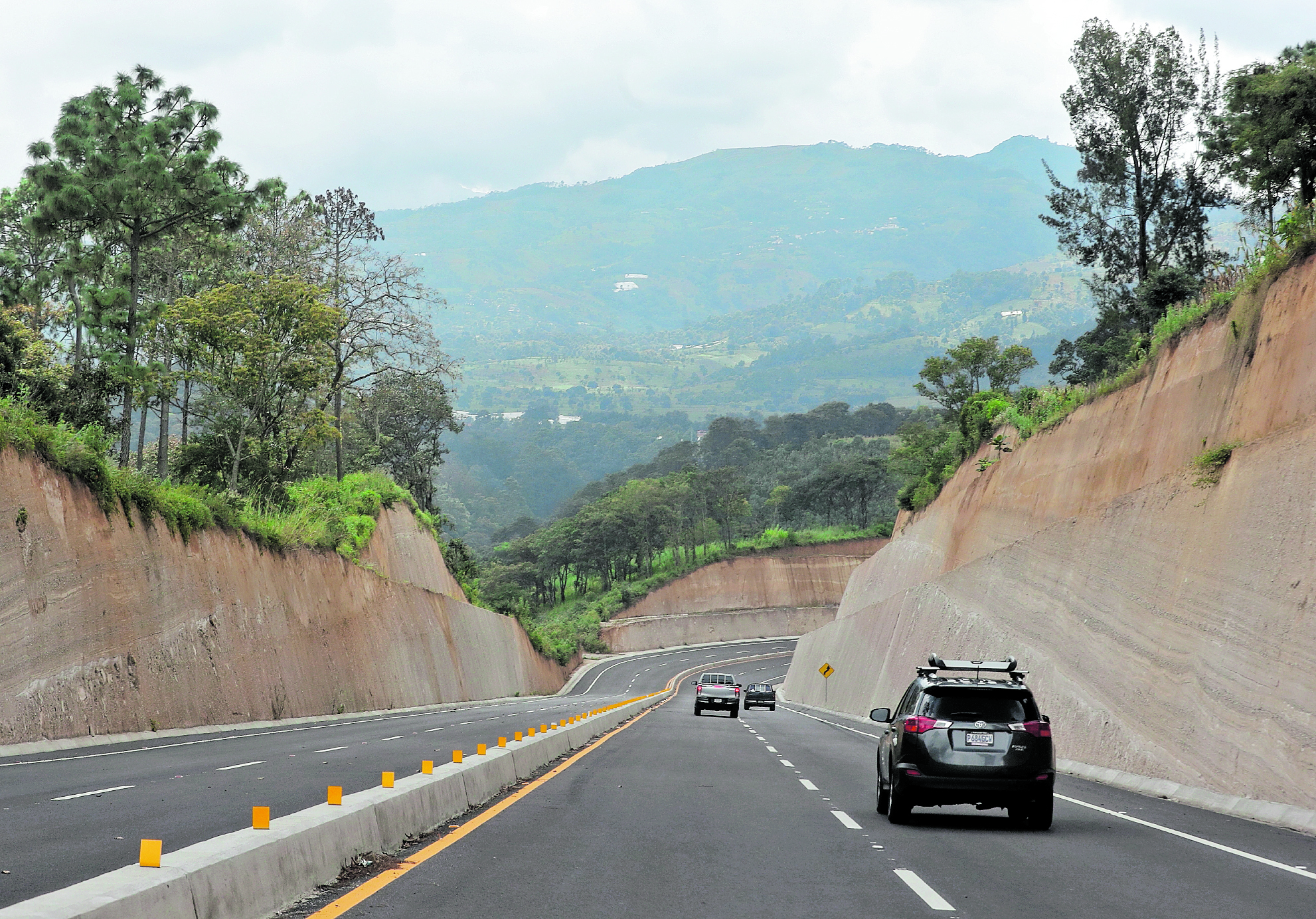 La primera parte del libramiento de Chimaltenango fue abierto en octubre del año pasado y las autoridades creen que estará terminado antes de Semana Santa. (Foto Hemeroteca PL)