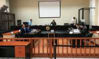 La audiencia de revisión para Stu Velásco se realizó en el Juzgado de Mayor Riesgo A. (Foto Prensa Libre: Kenneth Monzón)