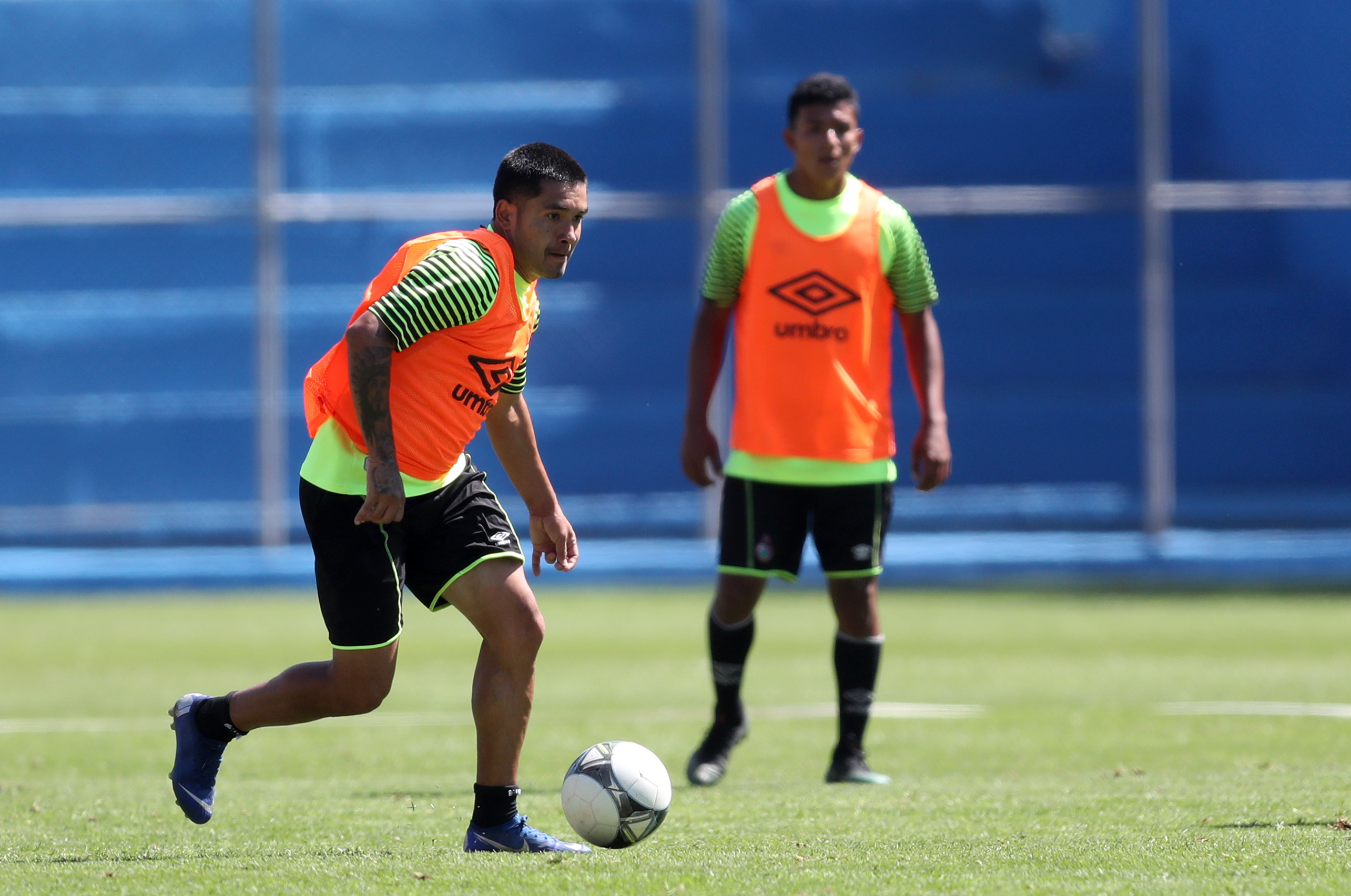 Jaime Alas realiza un entrenamiento en el estadio Manuel Felipe Carrera, como parte de la preparación para enfrentar a Deportivo Malacateco. (Foto Prensa Libre: Francisco Sánchez).