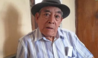 José Jerónimo Martínez, de 83 años, más conocido como "Don Chomo", en Boca del Monte.(Foto Prensa Libre: José M. Patzán)
