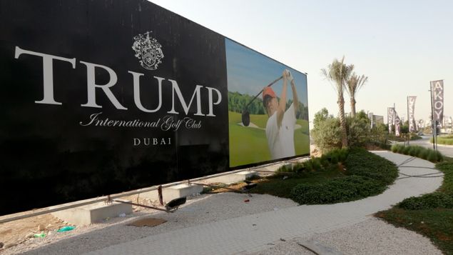 Migrantes hispanos denunciaron que Trump los contrató para sus campos de golf sin tener documentos y que luego los despidió. (Foto: AFP)