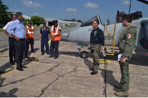 Ministerio de Defensa de Guatemala muestra interés en aviones que vende Argentina