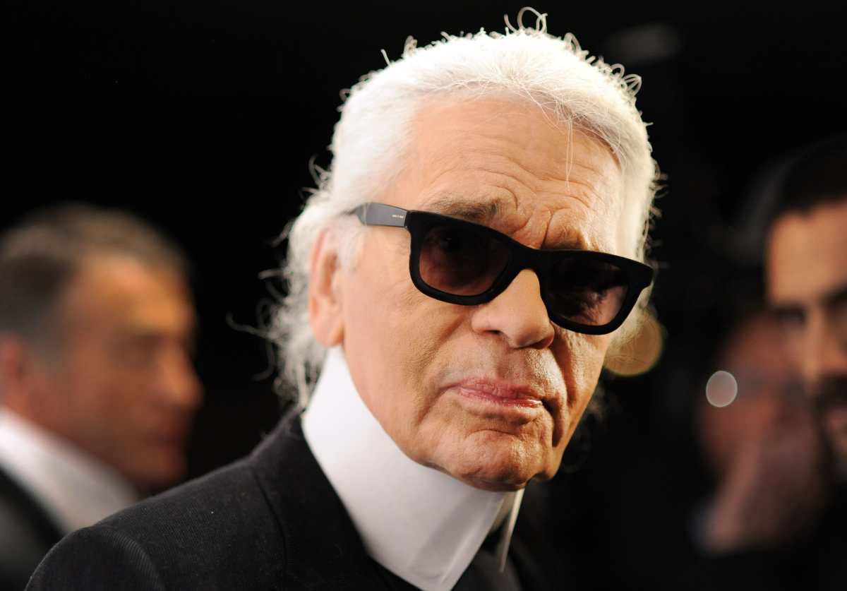 Karl Lagerfeld, icónico diseñador de Chanel, fallece a los 85 años