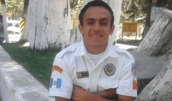 Briam Alexander Alesio Gámez era un bombero entregado a su servicio al prójimo. (Foto Prensa Libre: Víctor Chamalé).
 
