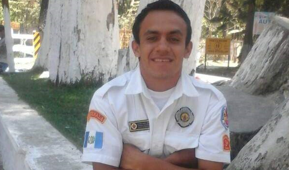 Briam Alexander Alesio Gámez era un bombero entregado a su servicio al prójimo. (Foto Prensa Libre: Víctor Chamalé).
 
