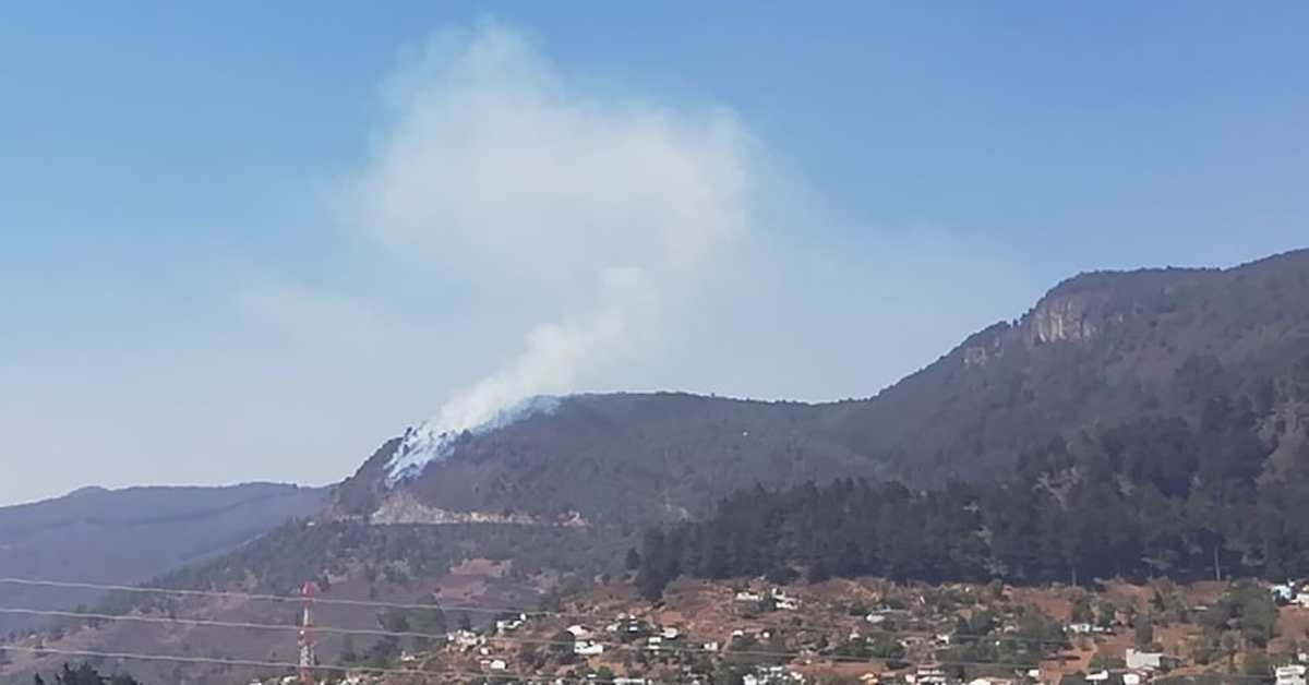 Seguidores compartieron fotografias del incendio que afectó el ara boscosa de Olintepeque. (foto Prensa Libre: Cortesía )