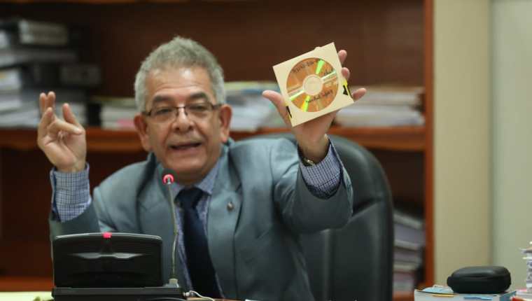 El juez Miguel Gálvez abrió una de las pruebas del caso Manipulación de Justicia. (Foto Prensa Libre: Esbin García)