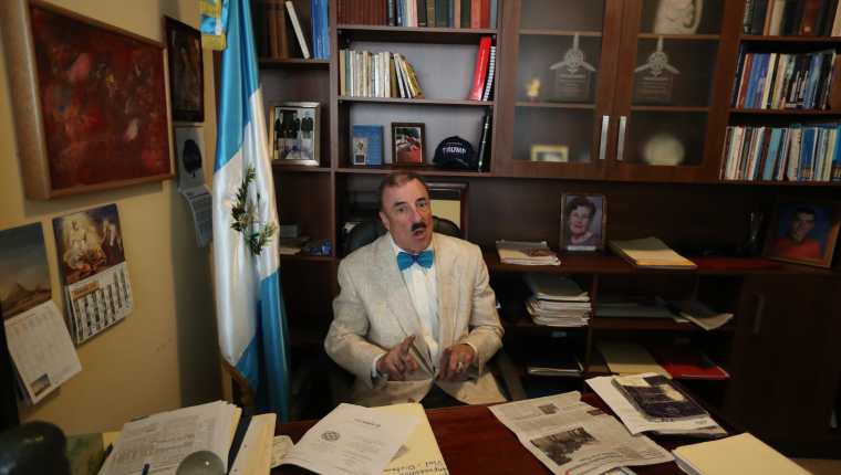 Fernando Linares-Beltranena, diputado de la bancada PAN. (Foto Prensa Libre: Esbin García)