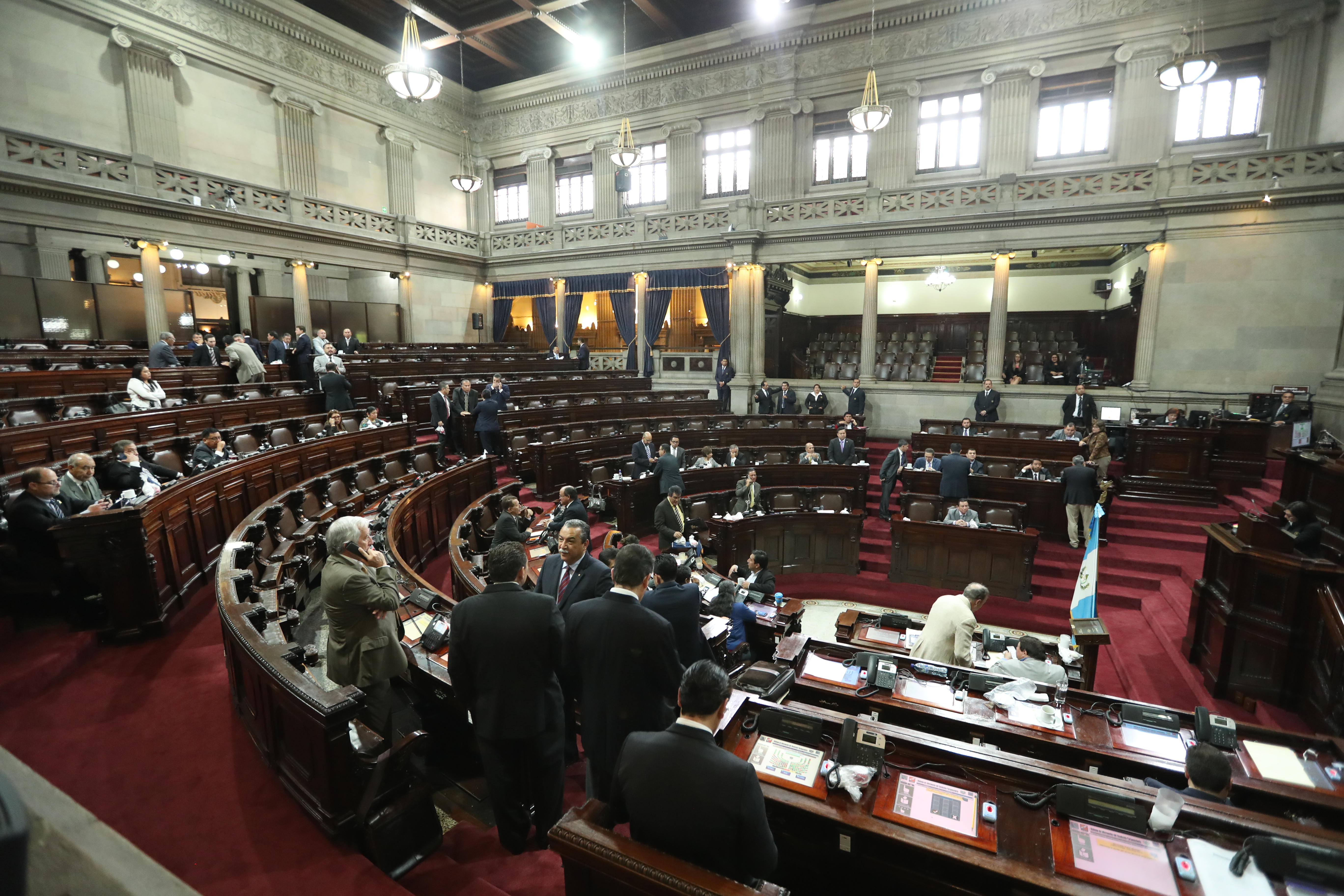 La Sesión Plenaria del Congreso se levantó por falta de quorum y no se logró la aprobación de un préstamo para atender la desnutrición crónica. (Foto Prensa Libre: Esbín García)