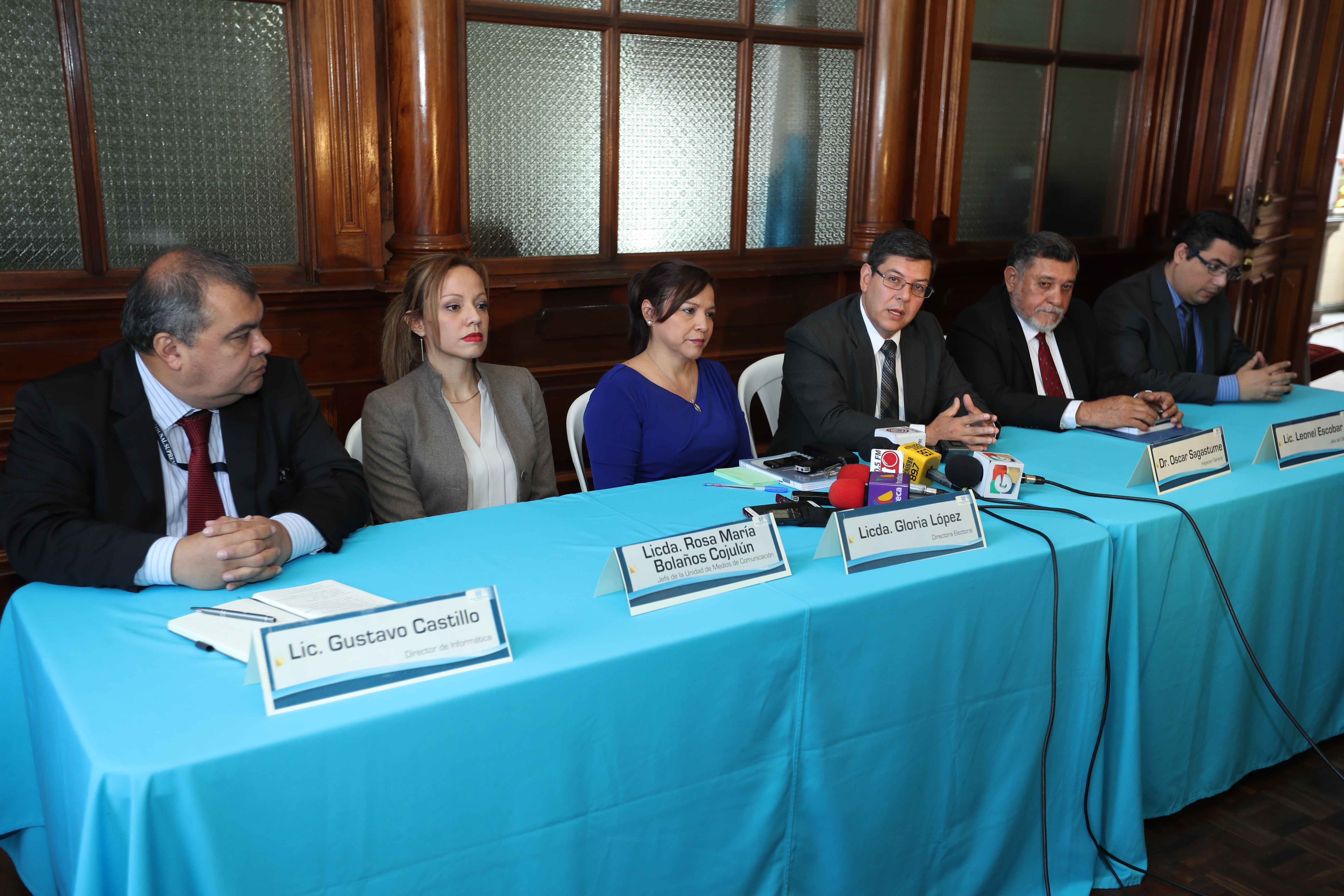 Directores de diferentes unidades  del Tribunal Supremo Electoral (TSE). (Foto Prensa Libre: Esbin García)                                                      