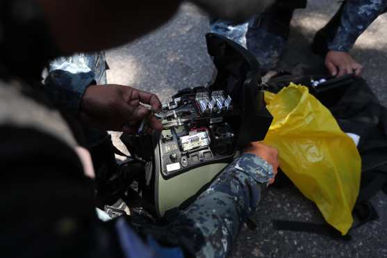 Polica antiexplosivos, una de las profesiones ms peligrosas. Foto Prensa Libre: Erick Avila