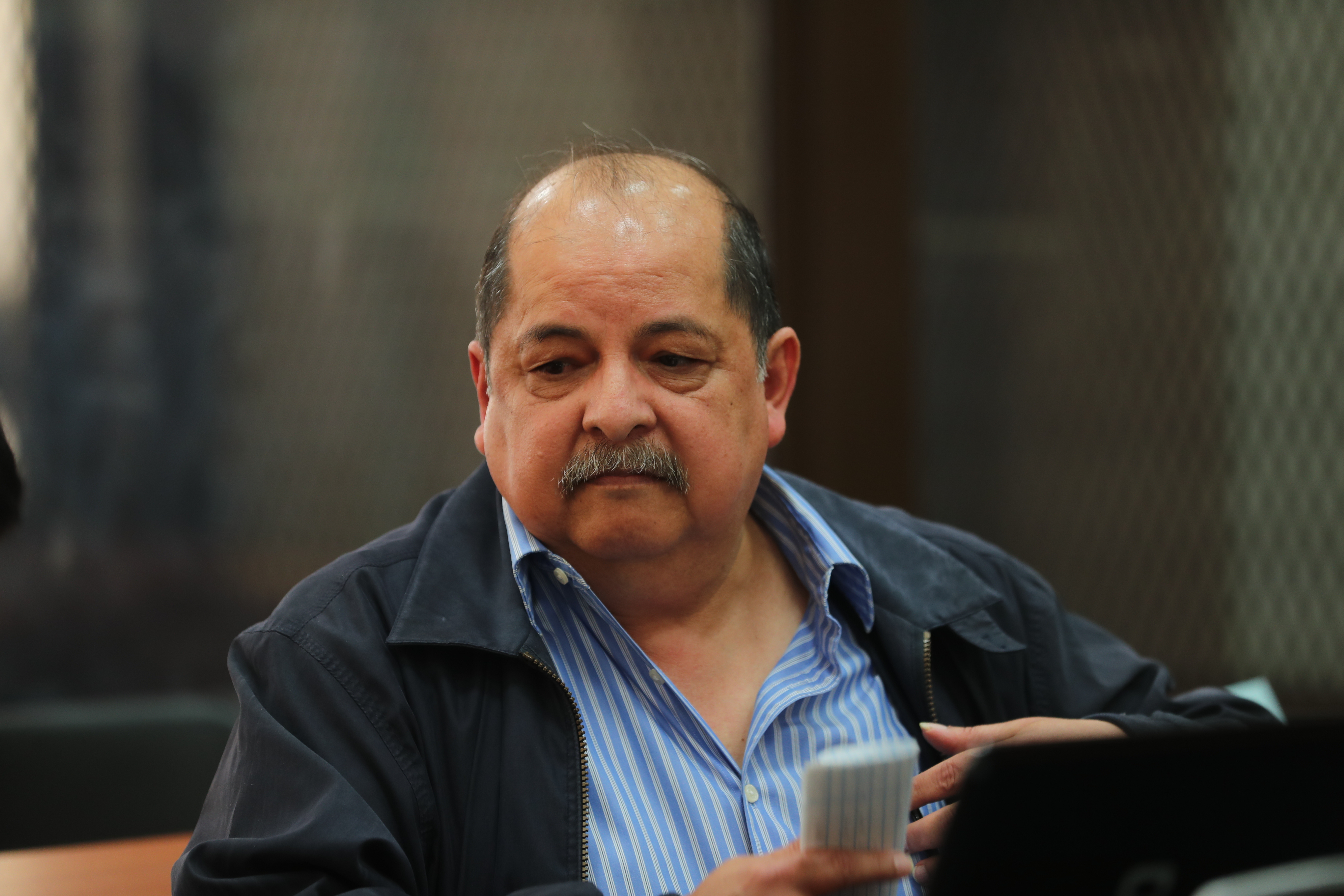 El exdiputado Alfredo Rabbé compareció en el Juzgado de Mayor Riesgo A, a cargo de Claudette Domínguez. (Foto Prensa Libre: Érick Ávila)