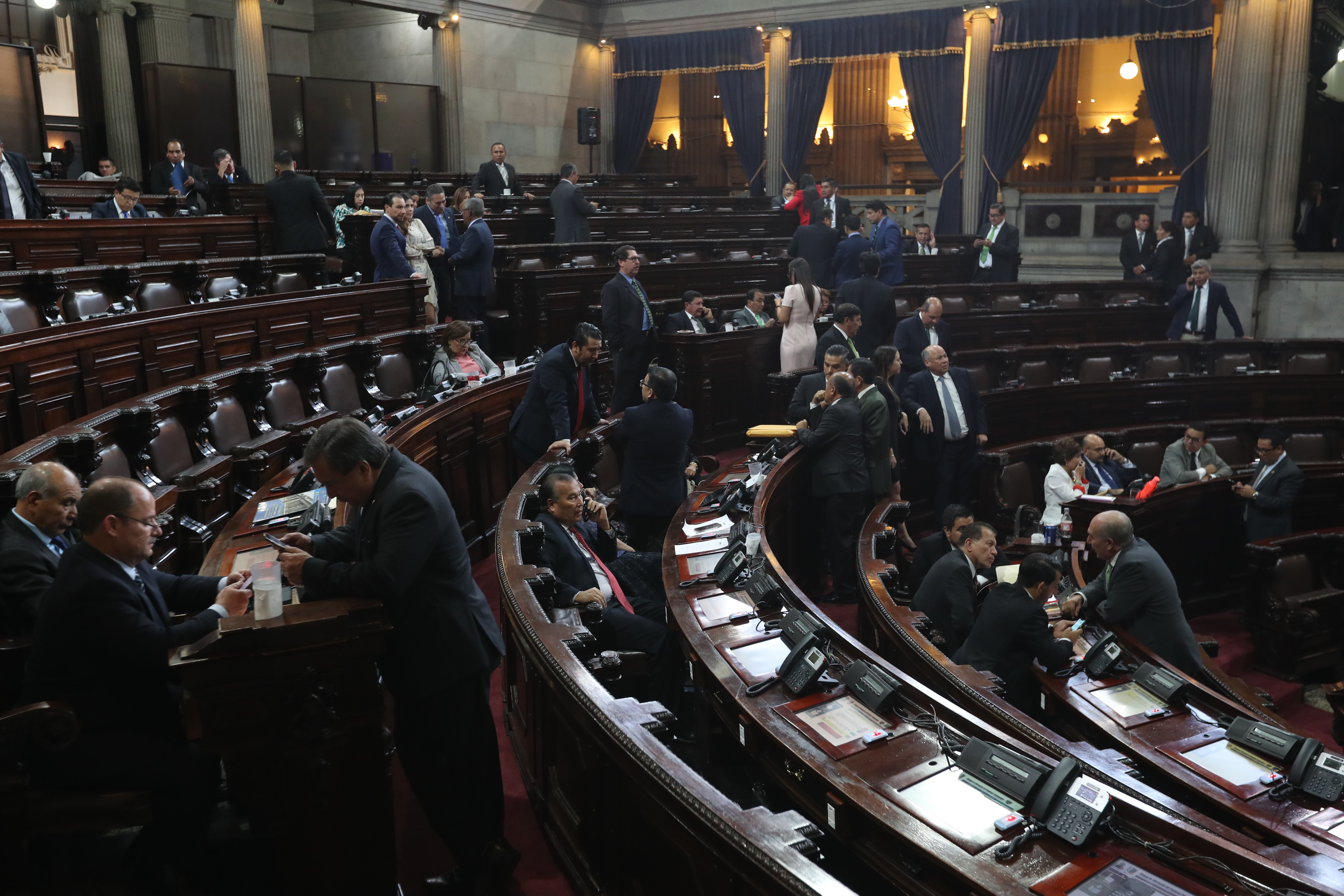 El trabajo legislativo de los diputados podría decaer durante el tiempo que dure la campaña electoral que comienza el 18 de marzo próximo. (Foto Prensa Libre: Erick Ávila)