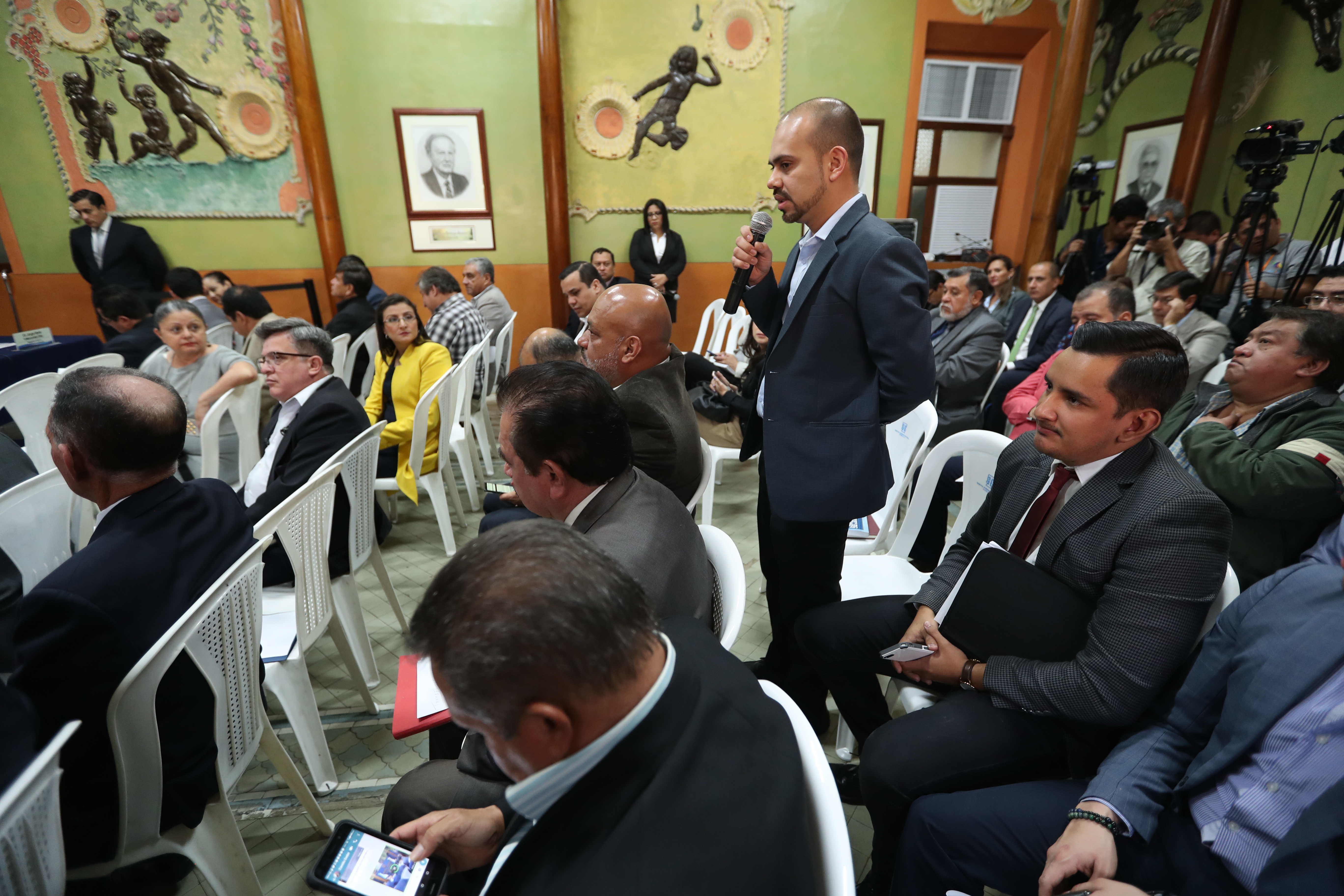 Fiscales de partidos políticos expresan sus dudas en cuanto a que Registro de Ciudadanos avale transfuguismo (Foto Prensa Libre: Esbin García) 