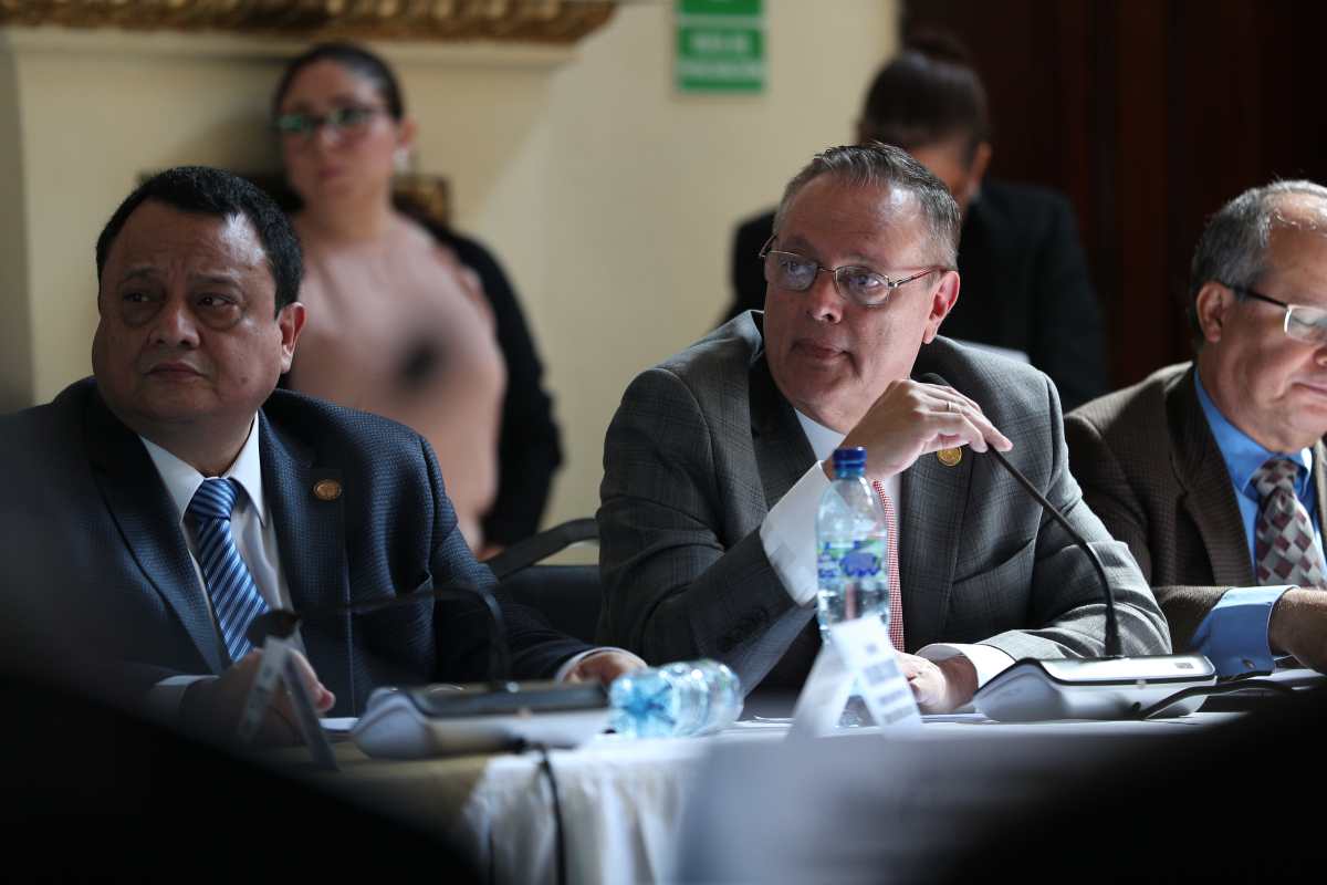 Dividida, la CSJ rechaza retiro de antejuicio a ministro de Salud, Carlos Soto