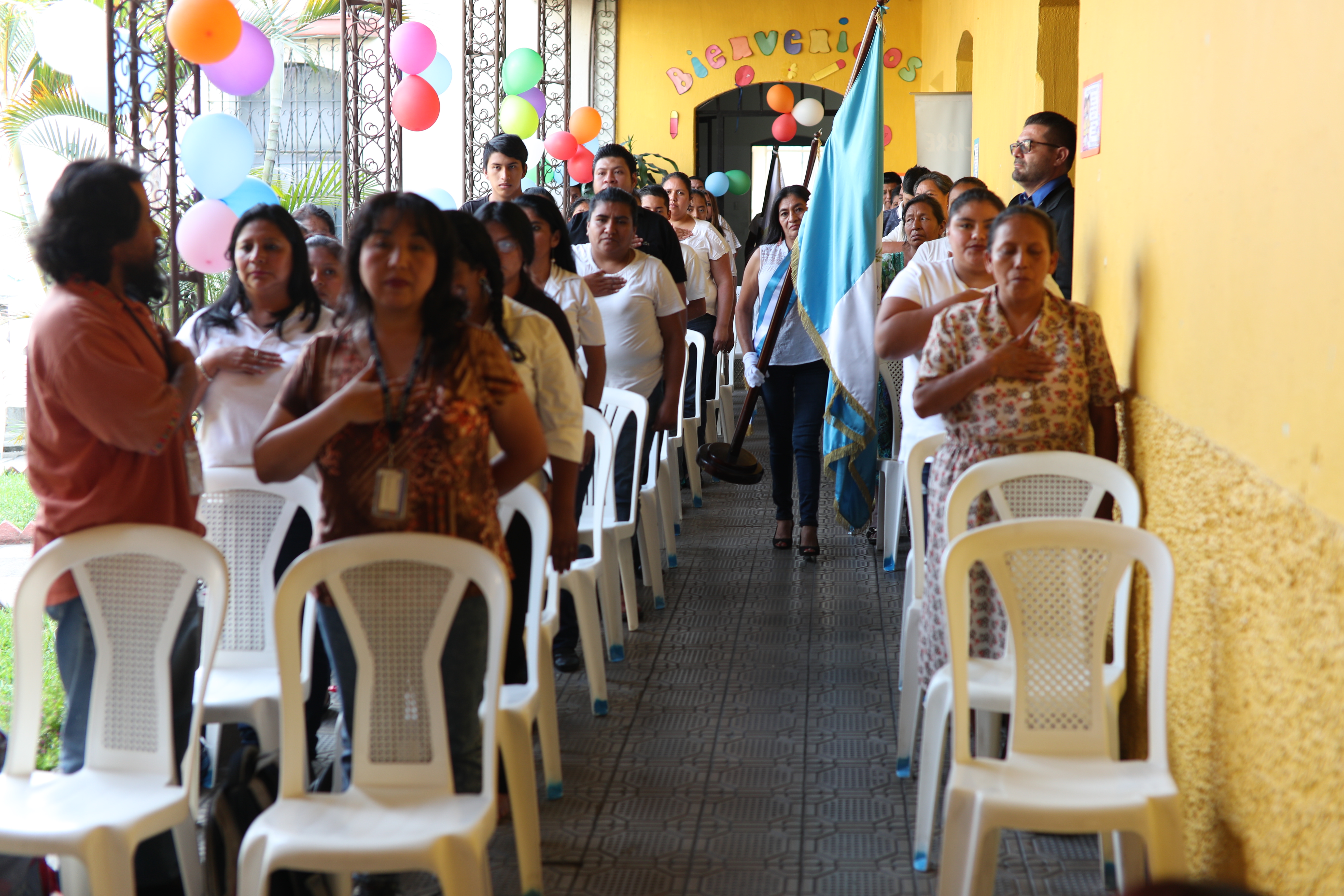 Estudiantes de la Escuela de Voceadores de Prensa Libre participan en la inauguración del ciclo escolar 2019. (Foto Prensa Libre: Carlos Hernández).