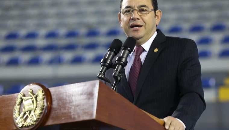 El presidente Jimmy Morales asiste a la graduación de la quinta promoción del Padep. (Foto Prensa Libre: Gobierno de Guatemala)