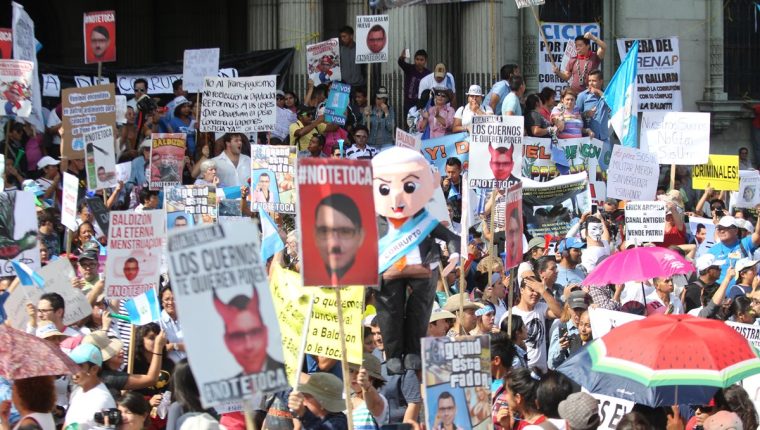 La ciudadanía tiene un panorama electoral en incertidumbre por la investigación del Ministerio Público  a 10 partidos políticos que postularán candidatos a cargos de elección popular. (Foto Prensa Libre: Hemeroteca PL)  