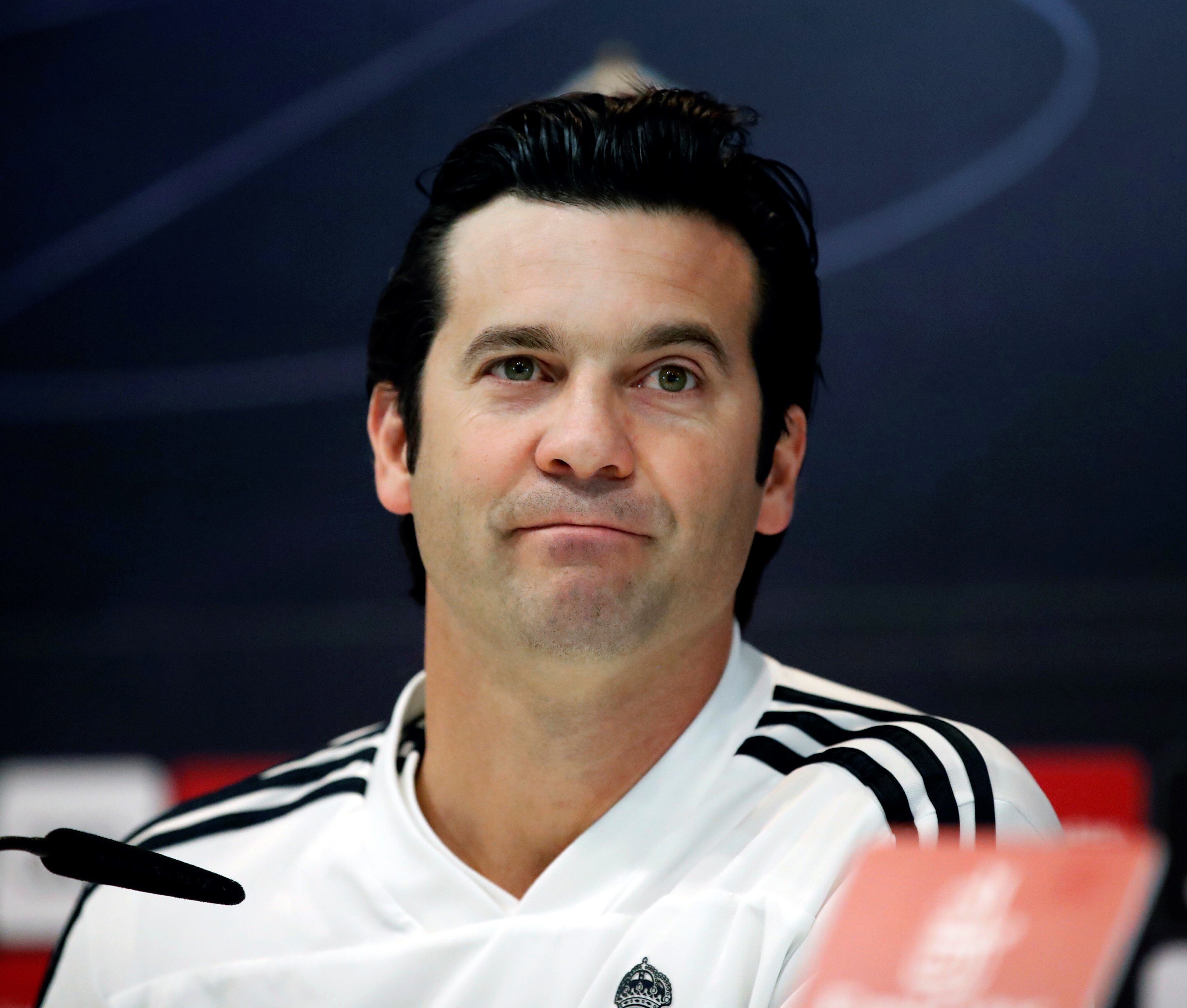 El técnico argentino del Real Madrid, Santiago Solari, durante la rueda de prensa posterior al entrenamiento realizado hoy. (Foto Prensa Libre: EFE)