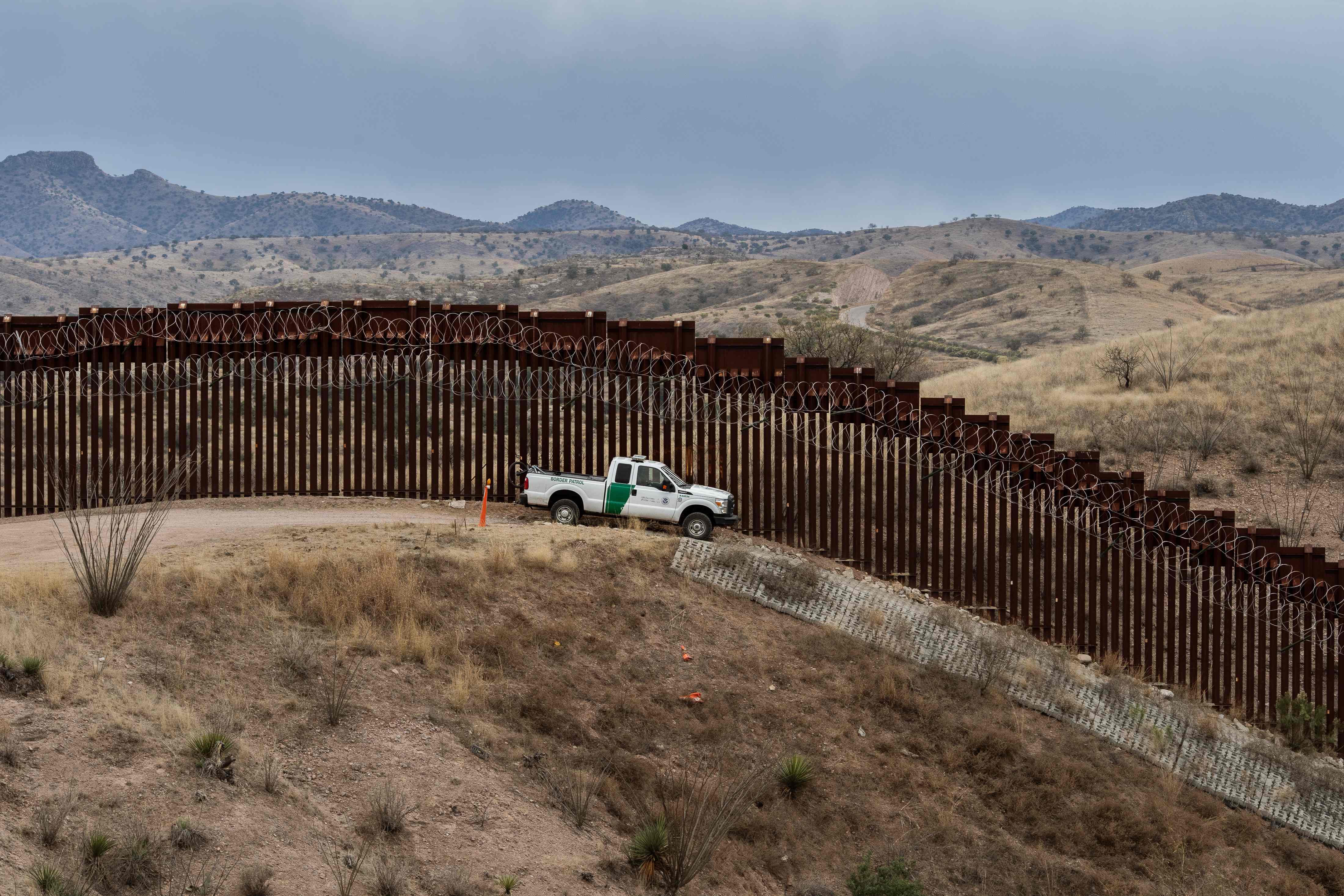 El presupuesto incluye US$1 mil 375 millones para el reforzamiento del muro. (Foto Prensa Libre: AFP)